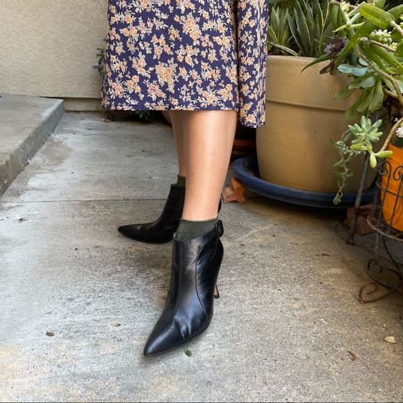 Vintage black Manolo Blahnik booties - Picture 3 of 16